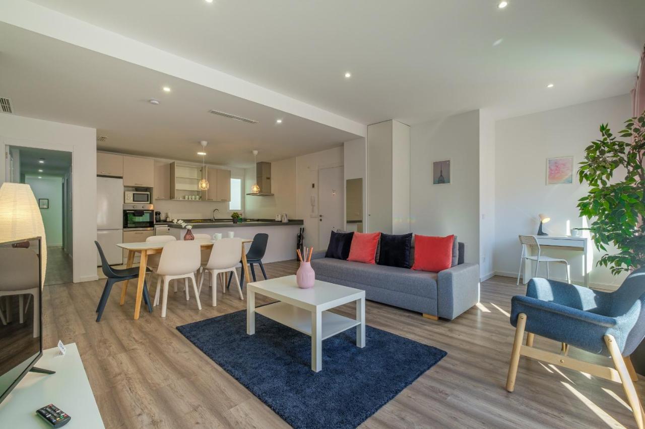 Modern, Stylish & Comfortable Apartment Valenza Esterno foto