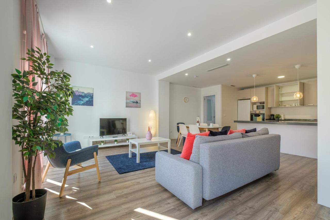 Modern, Stylish & Comfortable Apartment Valenza Esterno foto