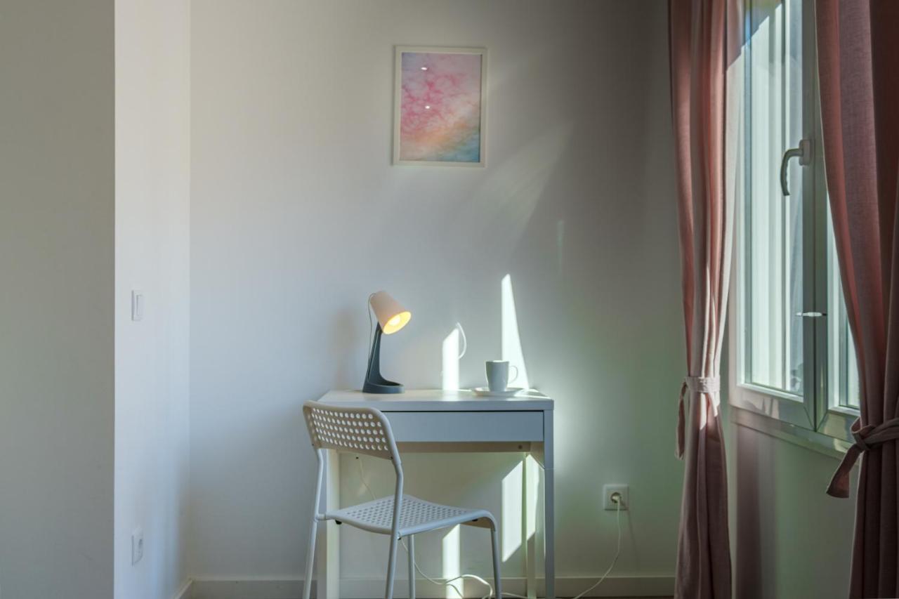 Modern, Stylish & Comfortable Apartment Valenza Esterno foto