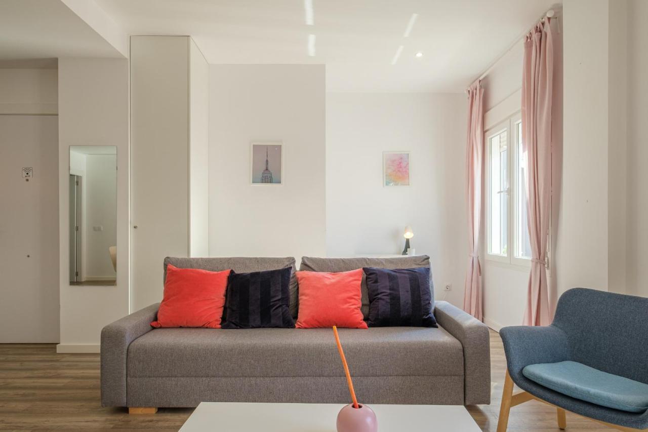 Modern, Stylish & Comfortable Apartment Valenza Esterno foto
