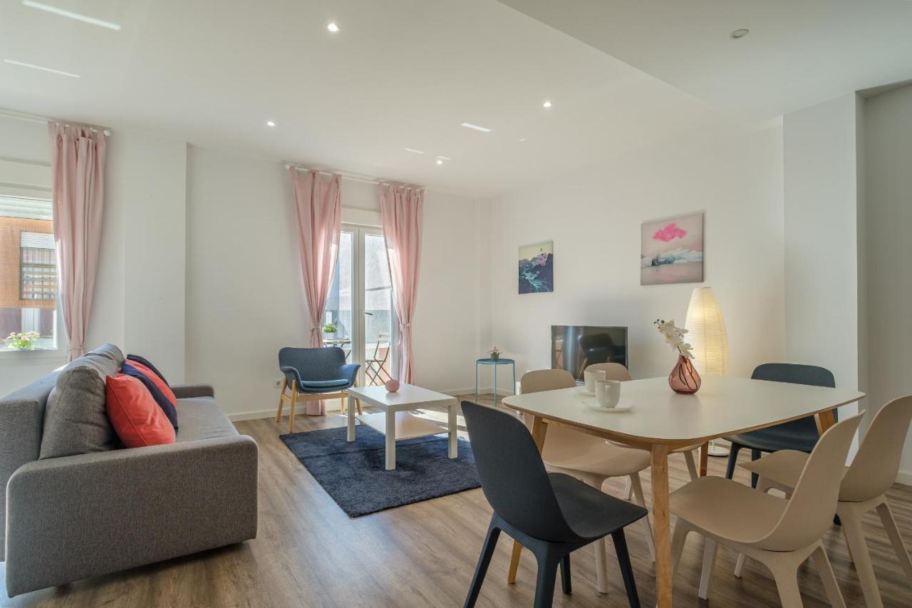 Modern, Stylish & Comfortable Apartment Valenza Esterno foto