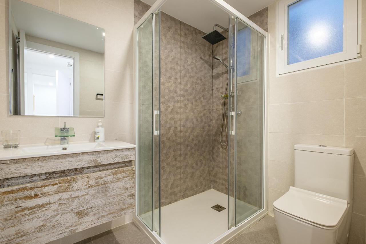Modern, Stylish & Comfortable Apartment Valenza Esterno foto