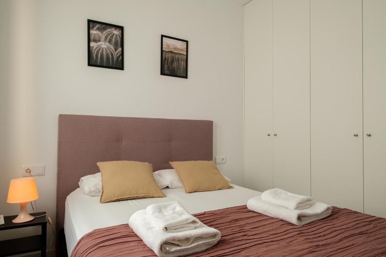 Modern, Stylish & Comfortable Apartment Valenza Esterno foto
