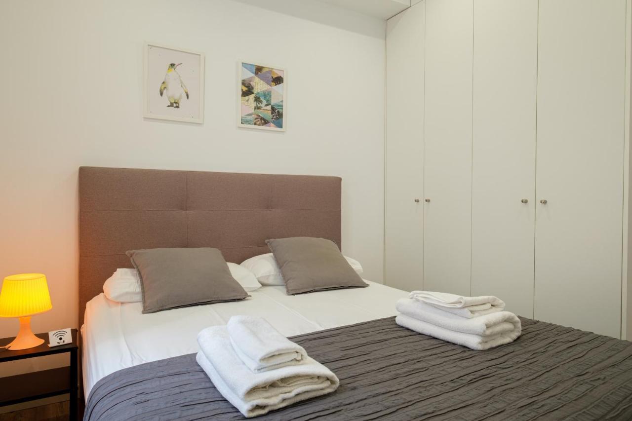 Modern, Stylish & Comfortable Apartment Valenza Esterno foto